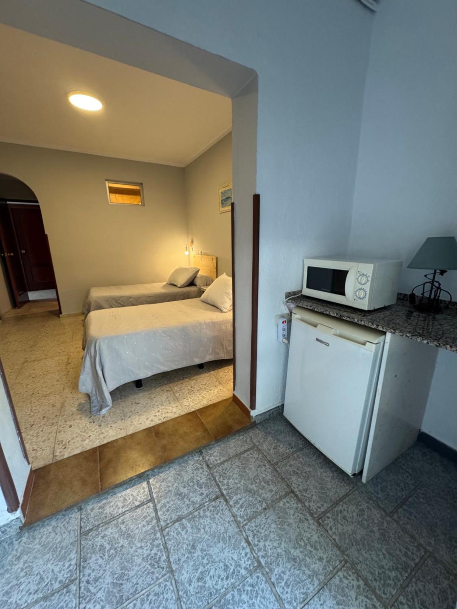 Hostal Miramar Los Canos De Meca Εξωτερικό φωτογραφία